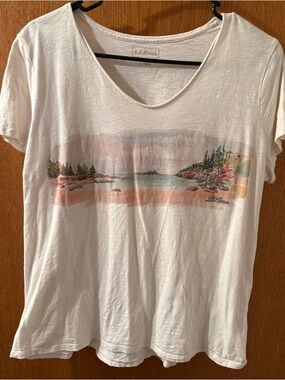 L.L. Bean beach graphic scene top ivory M  L women’s mountain camp tee
